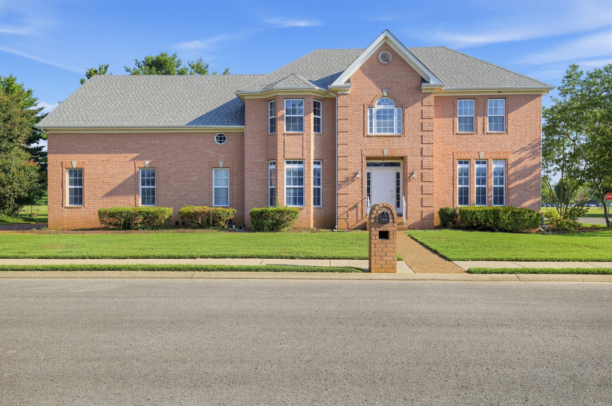 2326 Amber Glen Drive Murfreesboro, TN 37128
